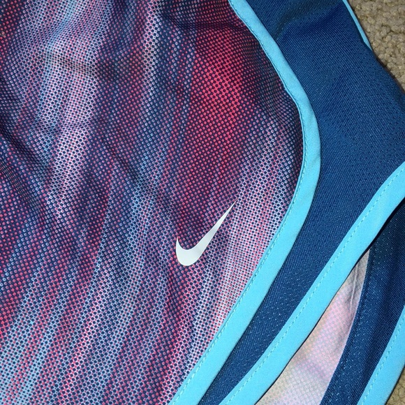 Nike running shorts - Picture 2 of 3